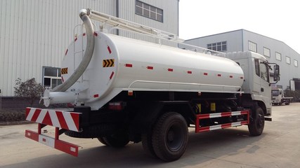 專業定制廣東東風吸糞車，多利卡系列支持分期，高清細節圖一覽